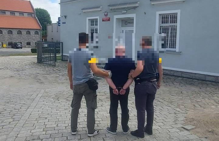 Strzegomscy policjanci zatrzymali oszusta i odzyskali 70 tysięcy złotych [FOTO] 